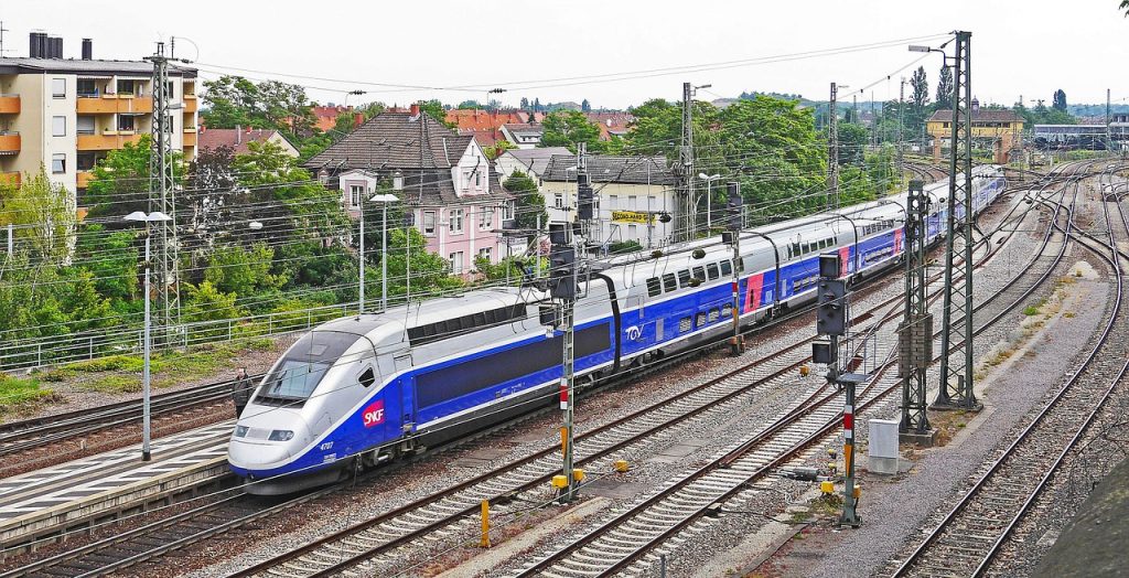 © Depuis l'ouverture à la concurrence, la SNCF doit faire face à une concurrence accrue comme avec "Le Train" - Pixabay