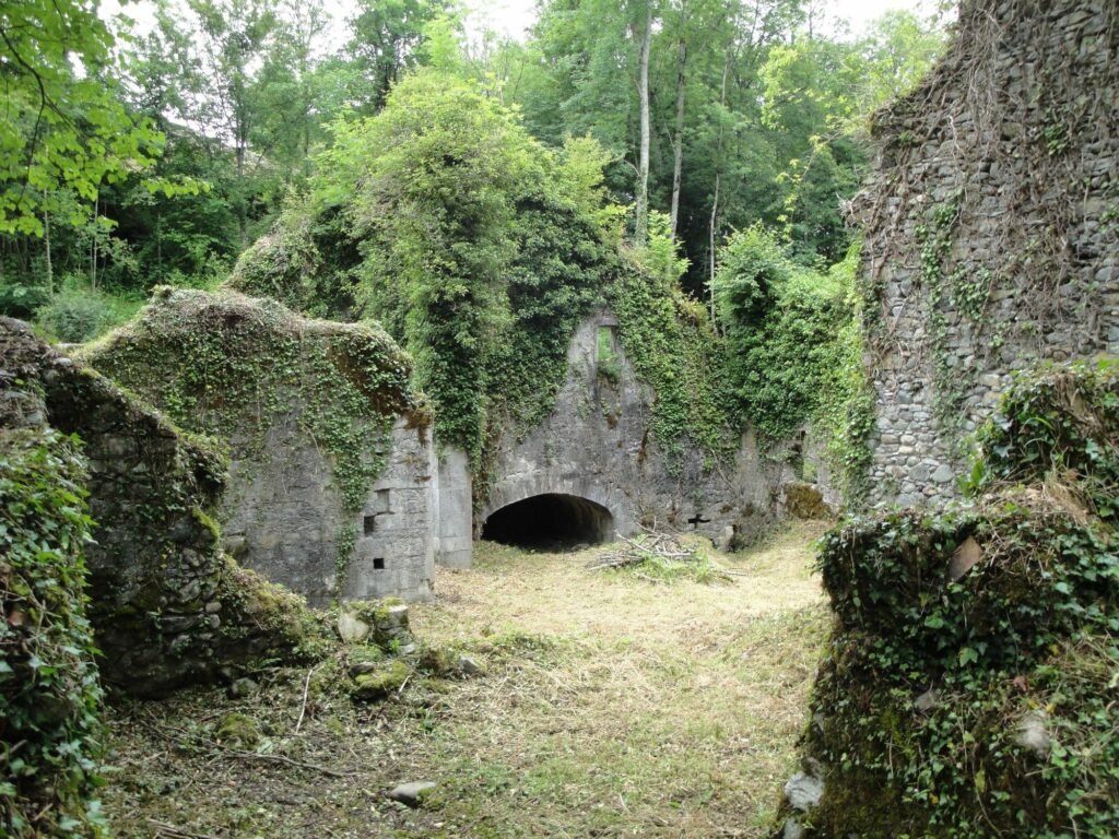 © Des lieux coupés du monde en font partie - Mission Patrimoine/Forges d’Angosse à Arthez d’Asson