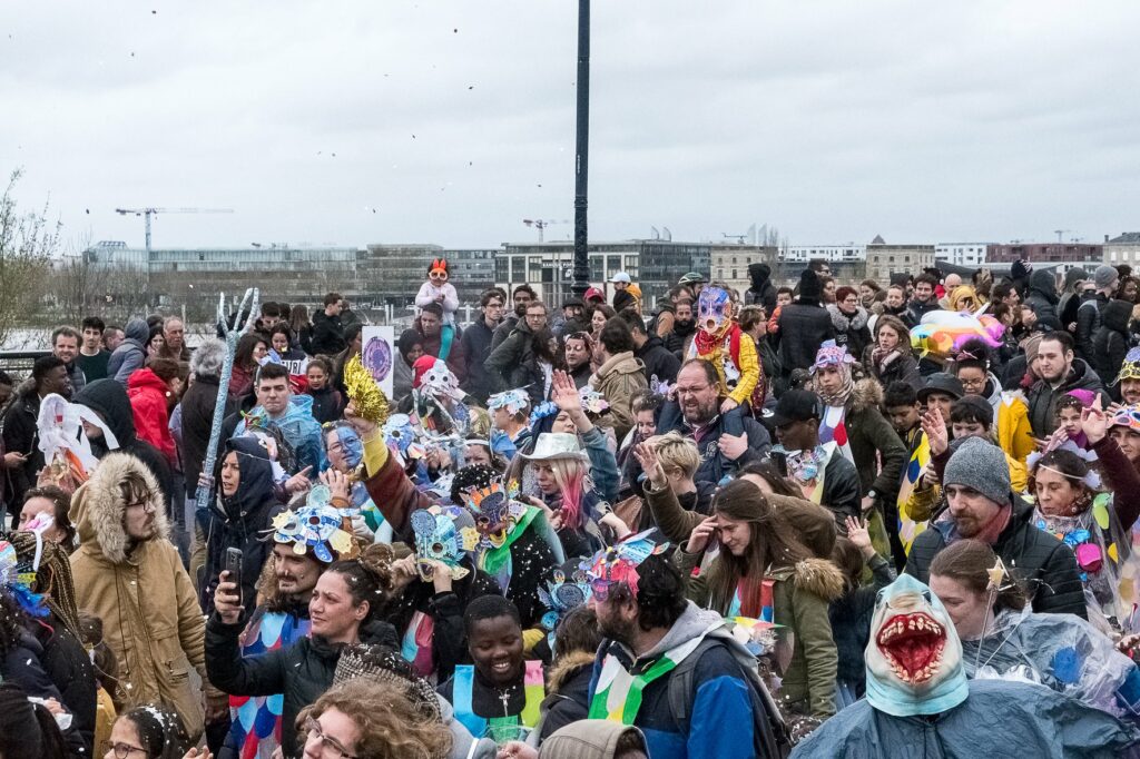 © Le Carnaval des 2 Rives est un moment unique de partage et de convivialité qui rassemble les bordelais - Carnaval des 2 Rives