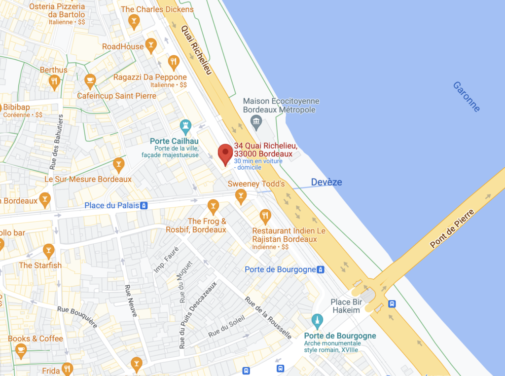 © Les pompiers et le experts recommandent d'éviter la zone pour le moment - Google Maps