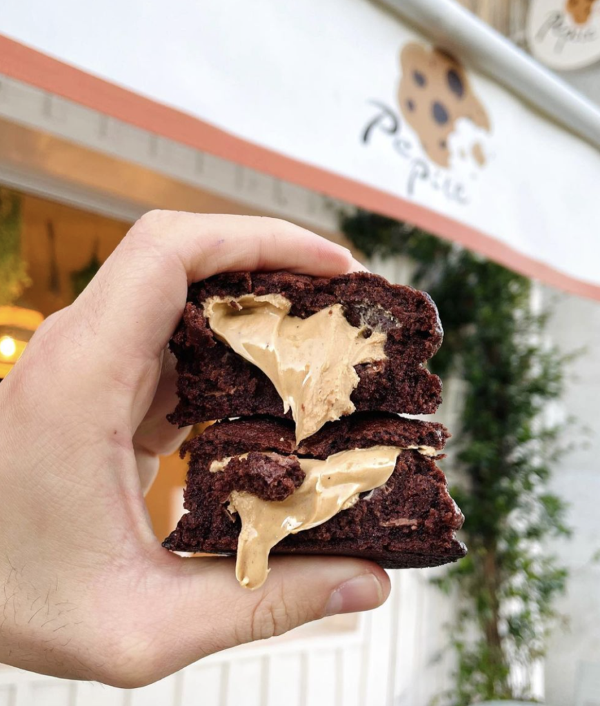 © Un cookie avec un coeur fondant qui fera chavirer n'importe quel gourmand bordelais - Pépite Cookie