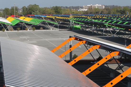 © ...En effet, le parking est aussi de centrale solaire pour Bordeaux depuis 2013 - Mairie de Bordeaux