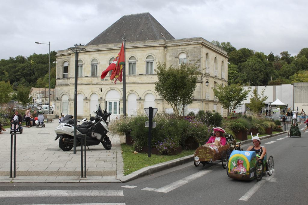 © Rendez-vous dès 10h30 sur la Place François Miterrand pour le départ de la course - Ville de Cenon