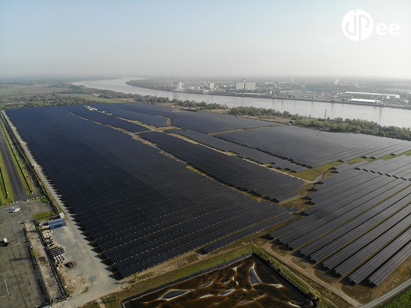 © Actuellement, trois centrales solaires sont en fonctionnement ou en cours de construction à Labarde - JPee