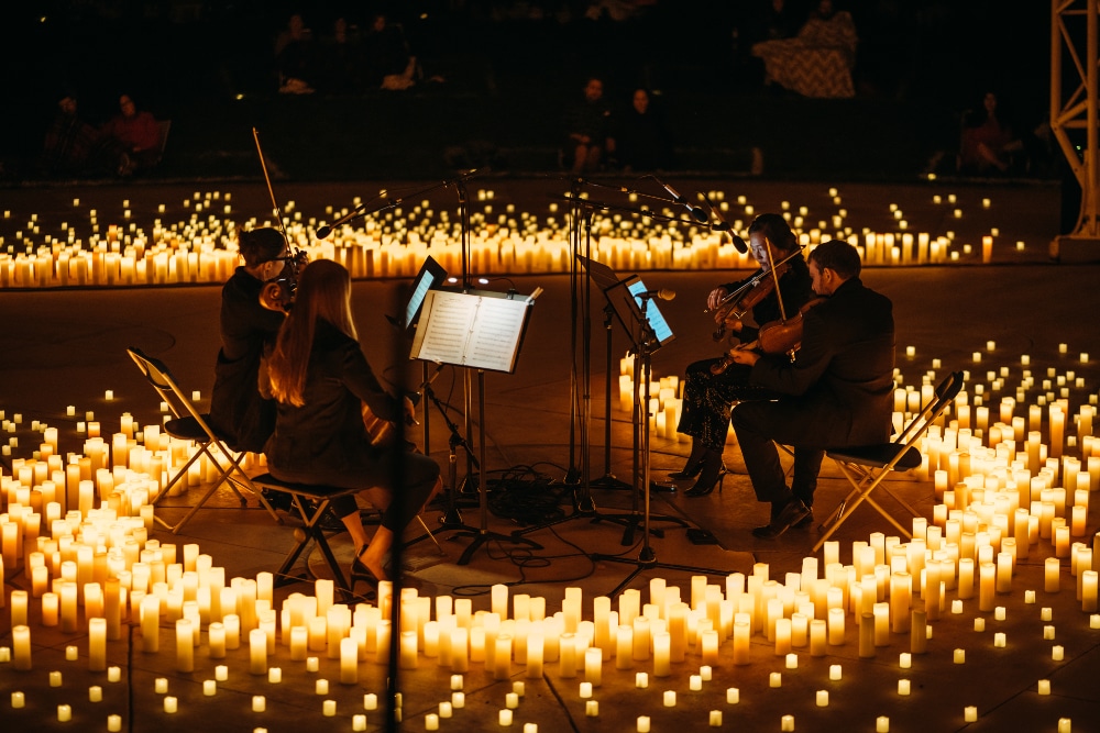© Après Coldplay, les Daft Punk ou encore les musiques d'animés c'est autour de BTS d'avoir un hommage à Bordeaux - Candlelight (photo illustration)