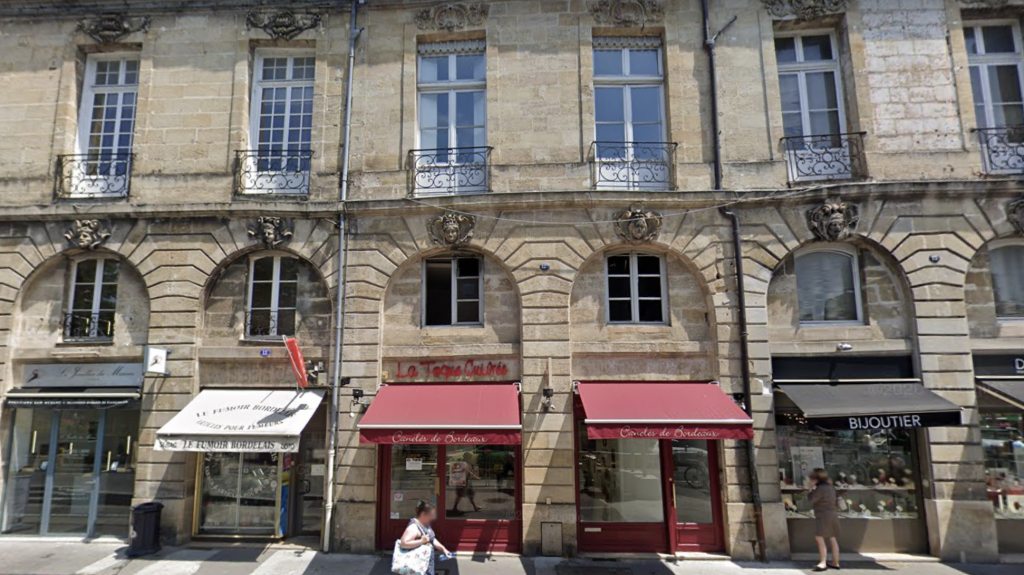 © Après la rue de Rousselle une dizaines d'immeubles à travers Bordeaux se sont fissurés ou effondrés comme Place Gambetta - Google