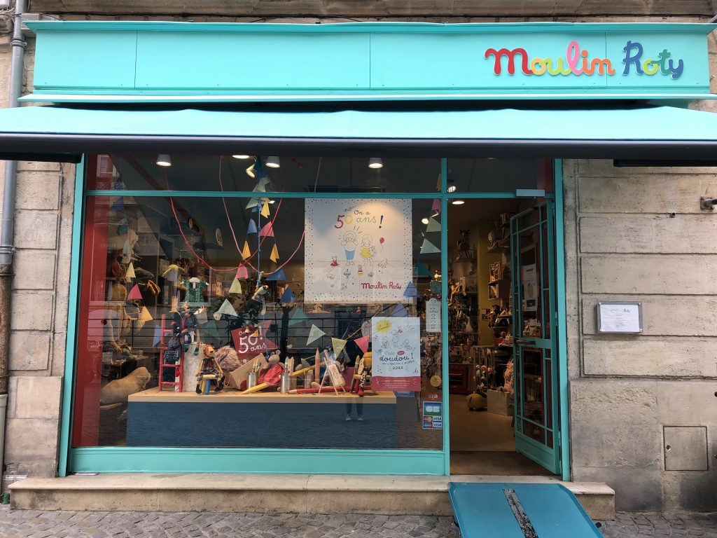 © Des surprises vous attendent dès l'entrée en magasin - Moulin Roty