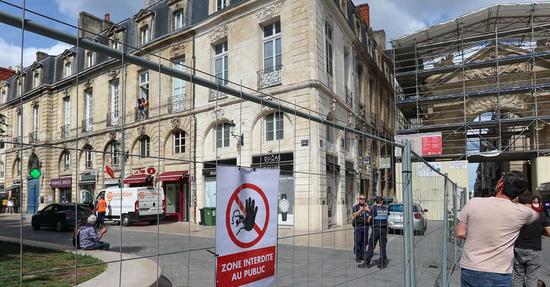 © Le périmètre de sécurité permet de limiter le risque pour les passants - Mairie de Bordeaux