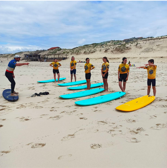 © Cours de de surf avec Eddie - Watu Surf