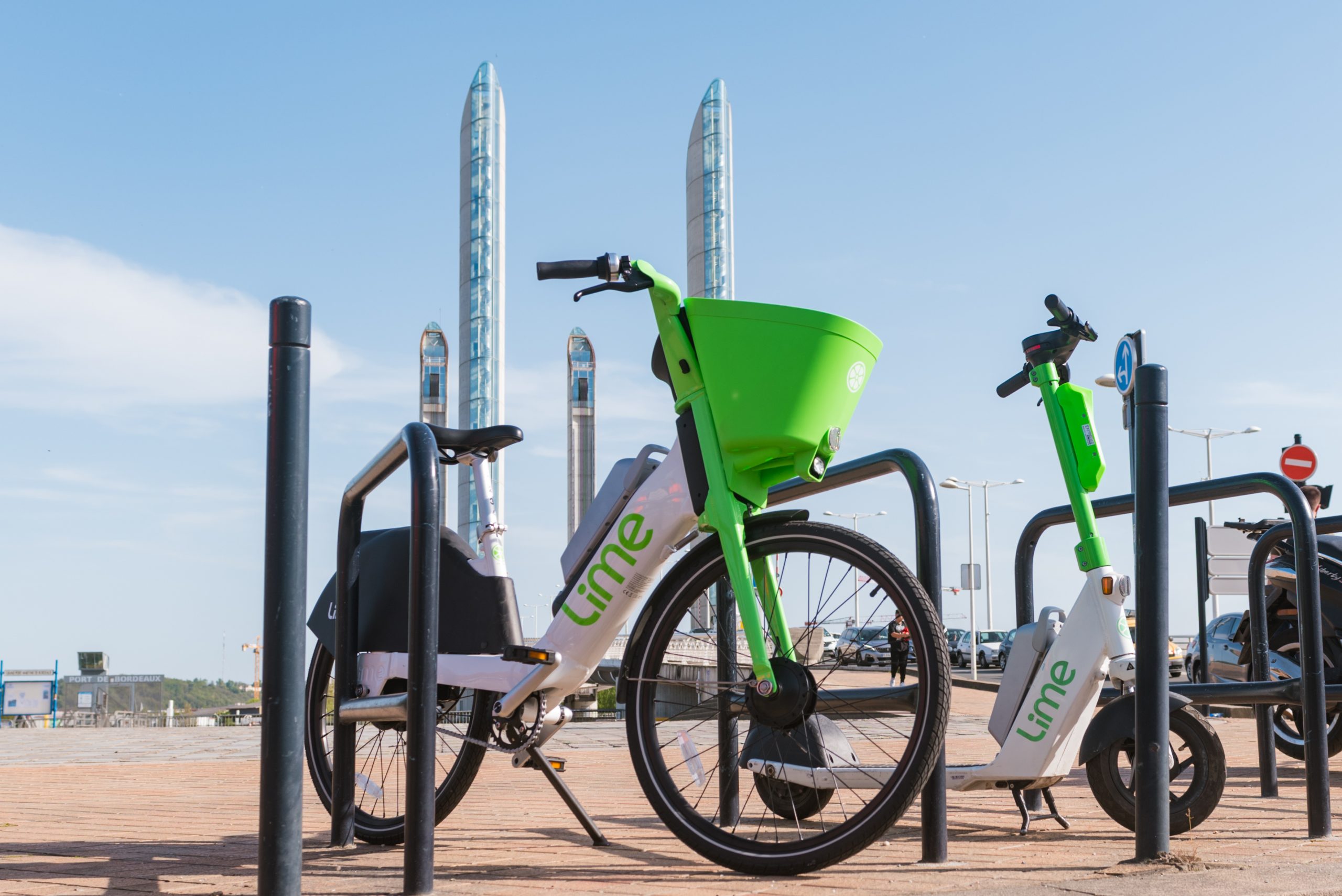 Les trottinettes électriques Lime suspendues à Bordeaux