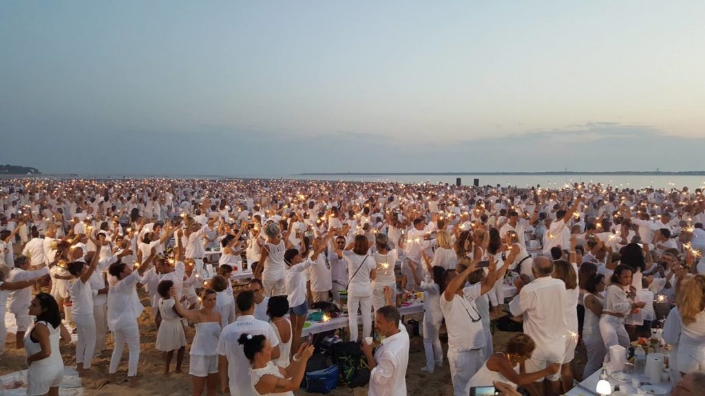 © Après Arcachon c'est au tour de La Teste-de-Buch d'organiser sa propre soirée blanche - Mairie d'Arcachon