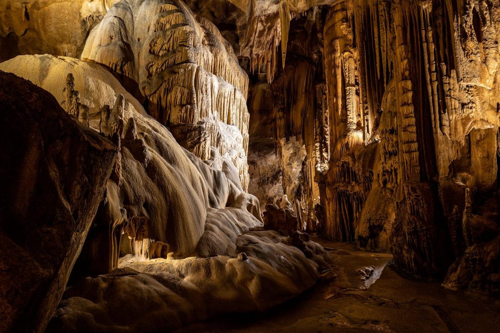 © Plus de 80 000 ans d'histoire sont inscrits sur les murs de ces grottes - Grottes d'Isturitz et d’Oxocelhaya
