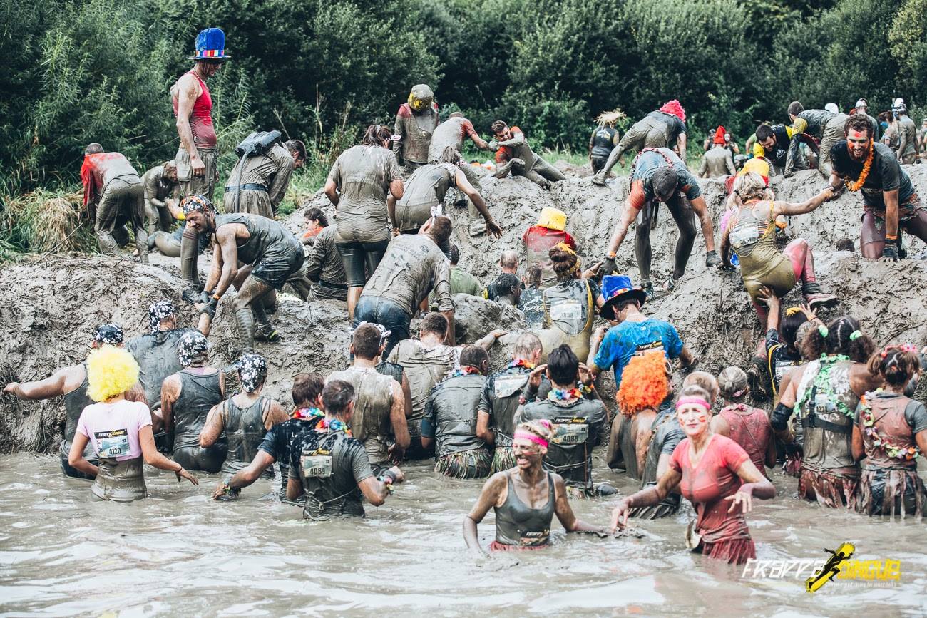 Une course à obstacles dans la boue en plein cœur de Bordeaux