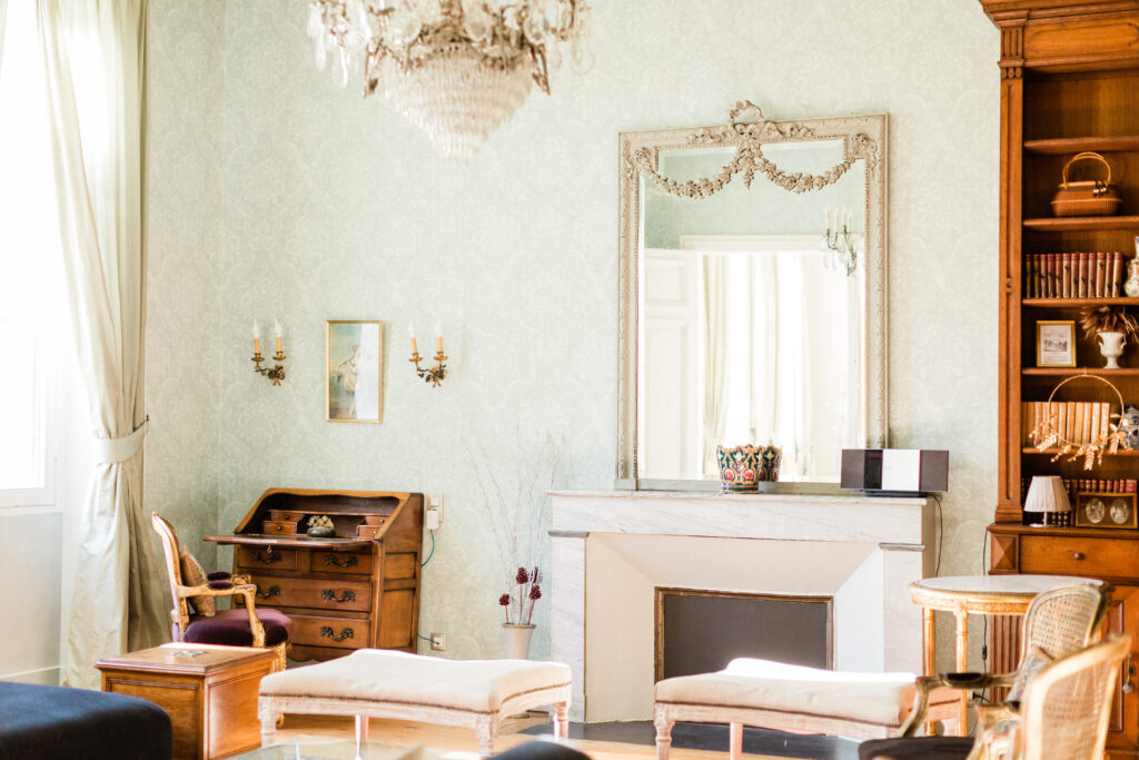 Situé entre Bordeaux et St André de Cubzac, le Château Couffins est le lieu idéal pour se réunir en famille, entre amis ou entre collègues.