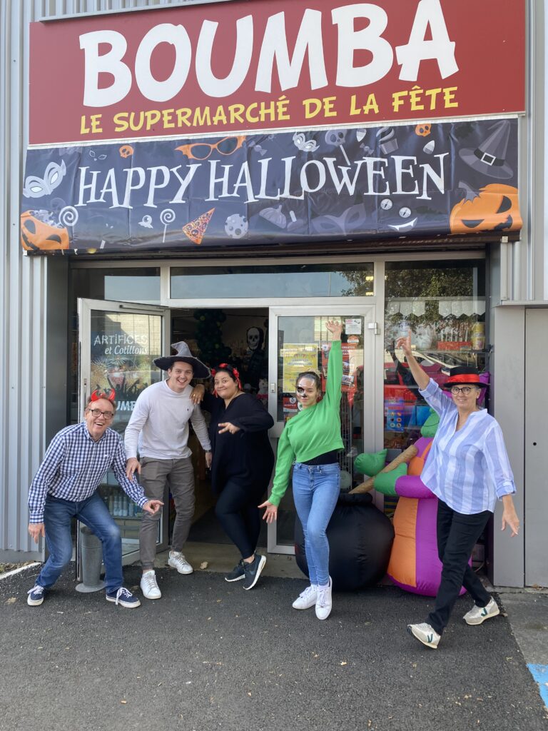 Pour de la décoration, des déguisements ou autre article de fête, Boumba à Artigues-près-Bordeaux se met aux couleurs d’Halloween ! 