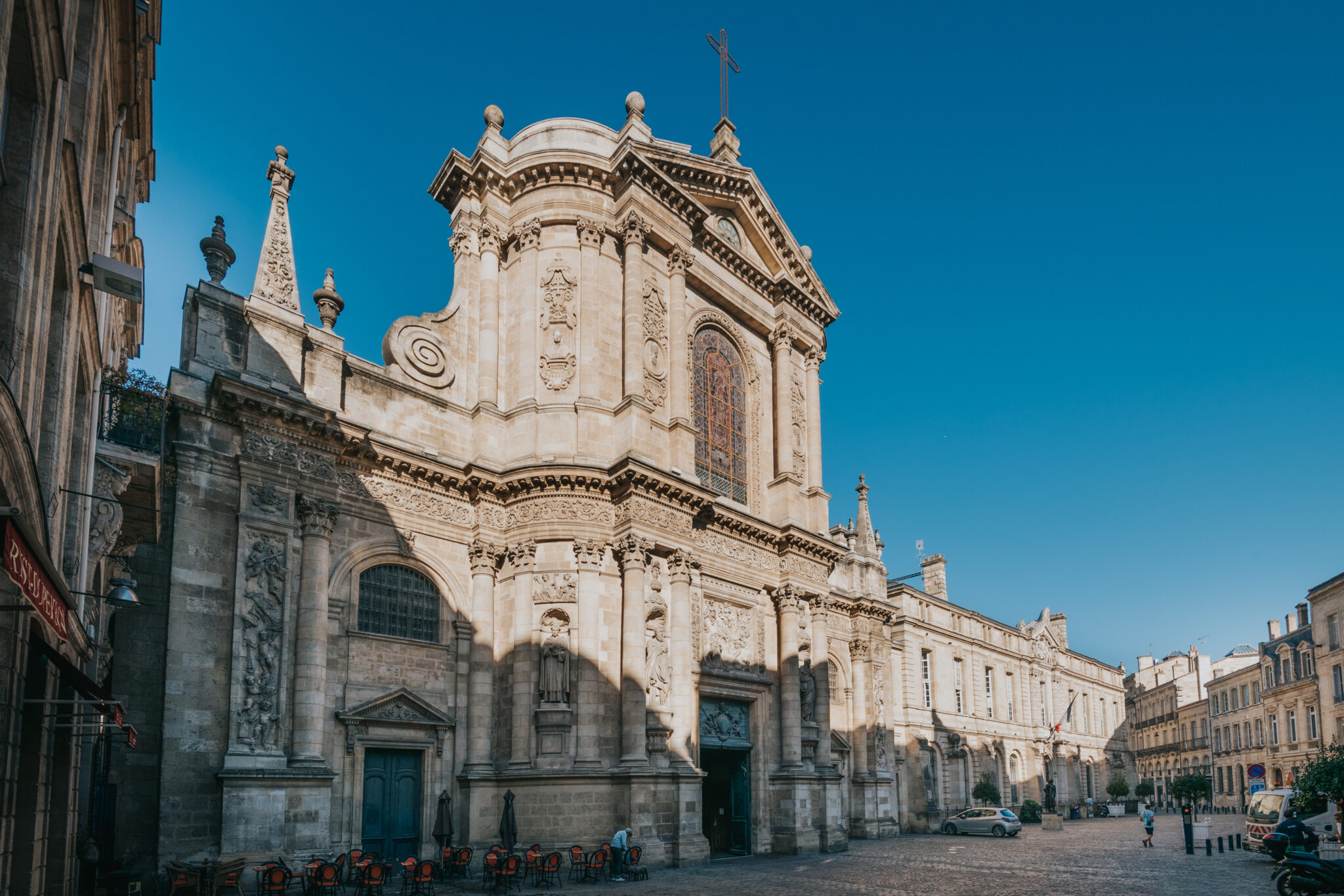 L'église Notre-Dame de Bordeaux : un joyau baroque au cœur de la ville