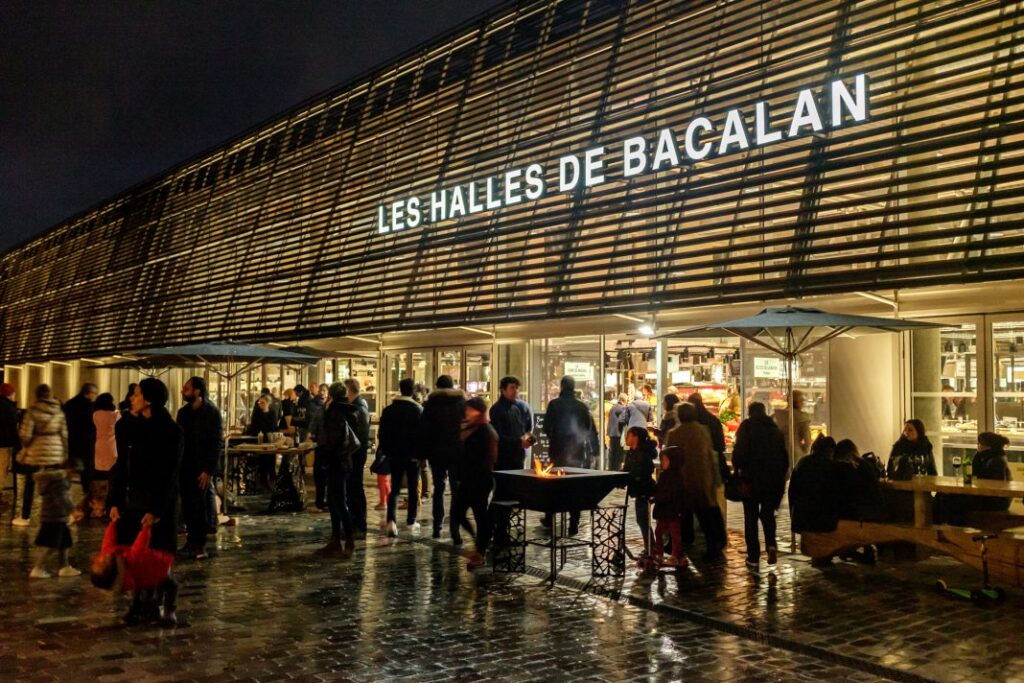 Les Halles de Bacalan à Bordeaux t'offre un marché nocturne