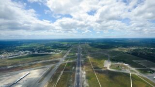 Aéroport de Bordeaux : la piste secondaire maintenue, entre sécurité et contraintes