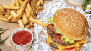 Les burgers de Five Guys s’installent à Bordeaux