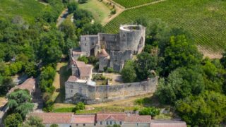 Gironde : le Château de Langoiran, ce géant médiéval qui domine la vallée de la Garonne