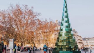 Bordeaux : le sapin de verre de la mairie mis en vente sur Leboncoin !