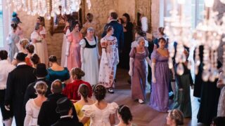 Plonge dans l’élégance du Grand Bal des Chroniques à Yvrac