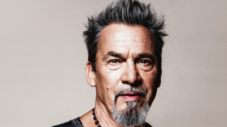 Florent Pagny revient à Bordeaux pour sa tournée anniversaire à l’Arkéa Arena