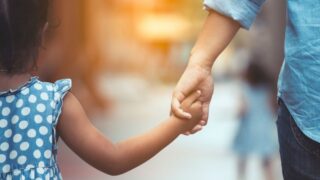 Gironde : les professionnels alertent sur une protection de l’enfance fragilisée