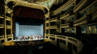 Julien Duval enchante Bordeaux avec sa nouvelle mise en scène de « La Flûte enchantée »