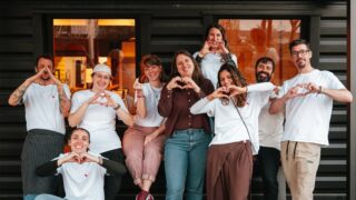 Bordeaux : un vide-dressing solidaire pour lutter contre la précarité étudiante