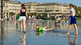 Canicule à Bordeaux : la Ville active un numéro vert pour informer les habitants