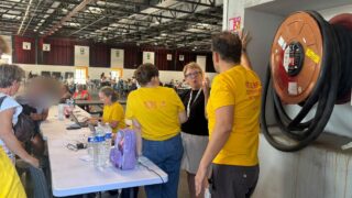 Incendies en Gironde : au Parc des Expositions, une immense chaîne de solidarité pour les évacués