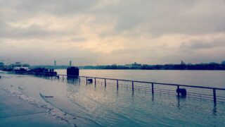 Montée des eaux : Bordeaux doit-elle vraiment s’inquiéter dès 2050 ?