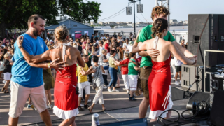 Dansons sur les Quais à Bordeaux : salsa, tango, country et rock en plein air !