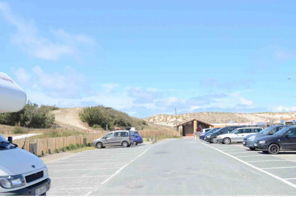 Accès aux plages girondines et affluence des parkings en été