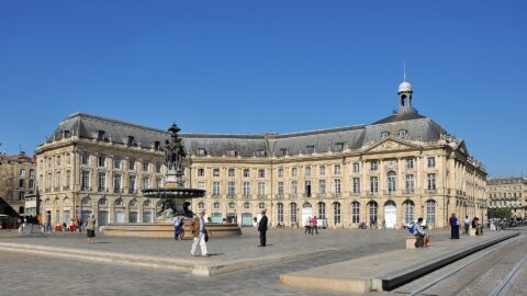 Façade du Palais de la Bourse à Bordeaux