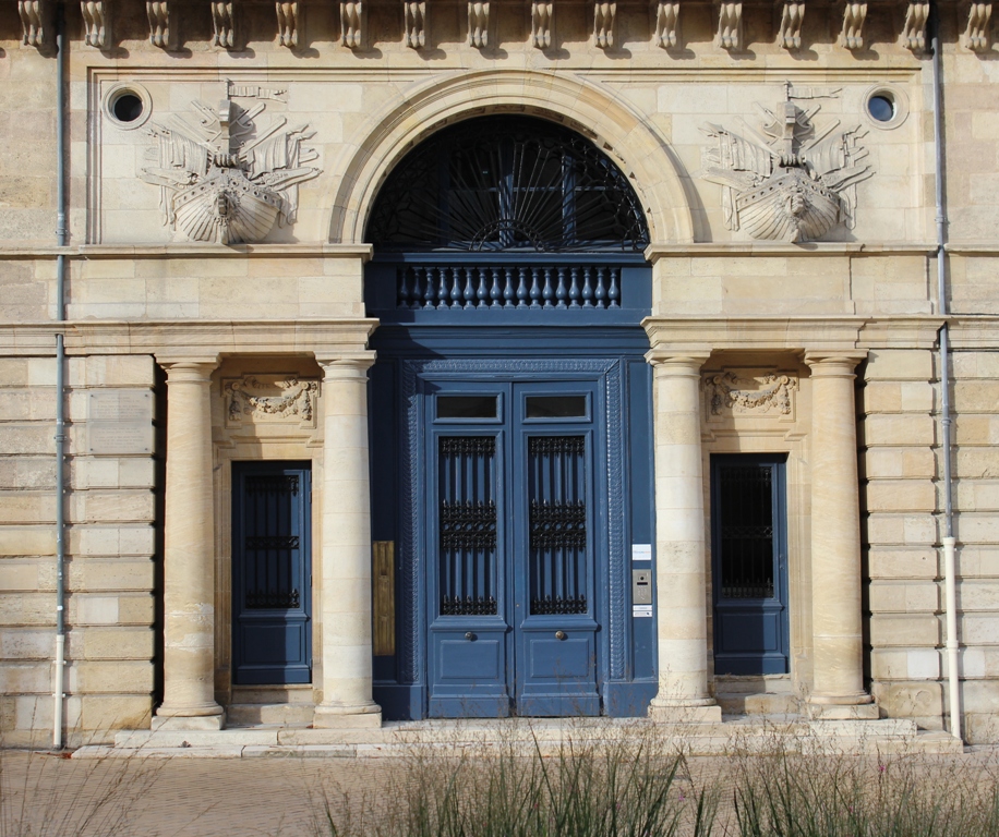 Entrée en serlienne de l’Hôtel Fenwick à Bordeaux