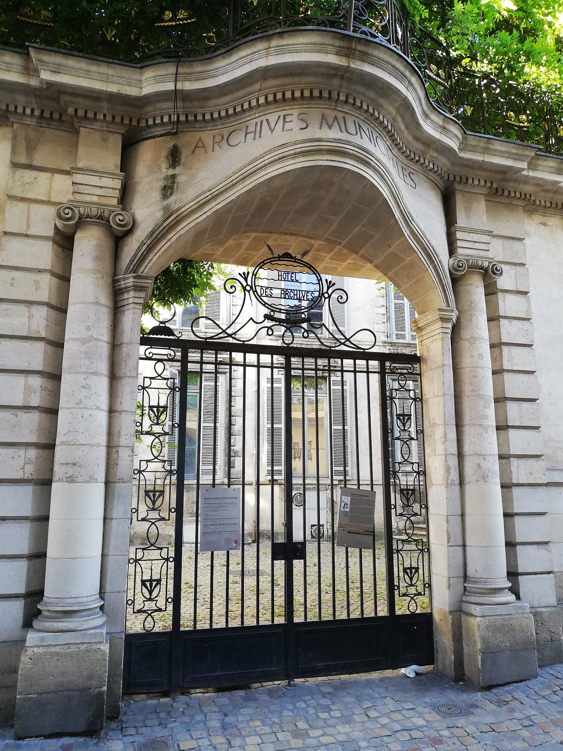 Tour de l’Hôtel de Ragueneau à Bordeaux