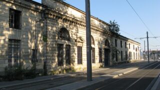 Magasin des vivres de la Marine : un fragment monumental sauvé aux Bassins à flot
