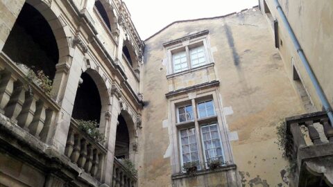 Cour de l’ancienne mairerie de Bordeaux rue des Ayres