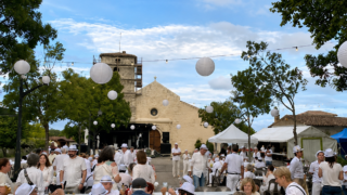 Saint-Aubin-de-Médoc : une grande Soirée Blanche pour profiter une dernière fois de l’été