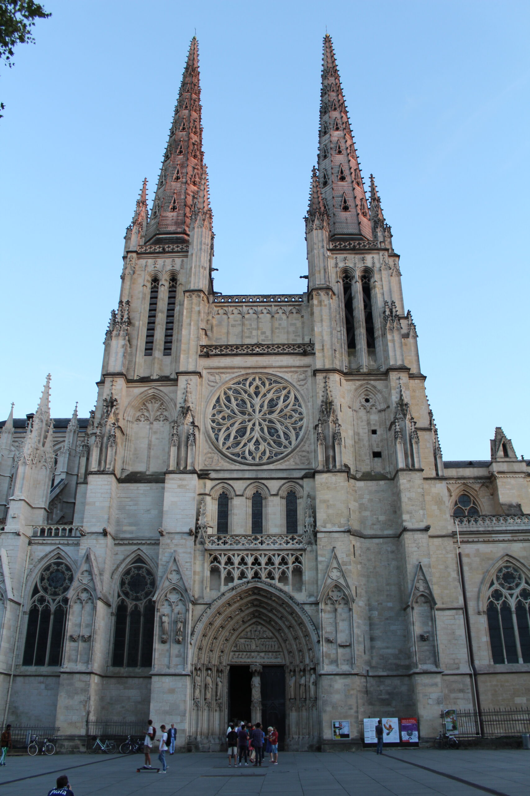 Vue extérieure de la cathédrale Saint-André de Bordeaux
