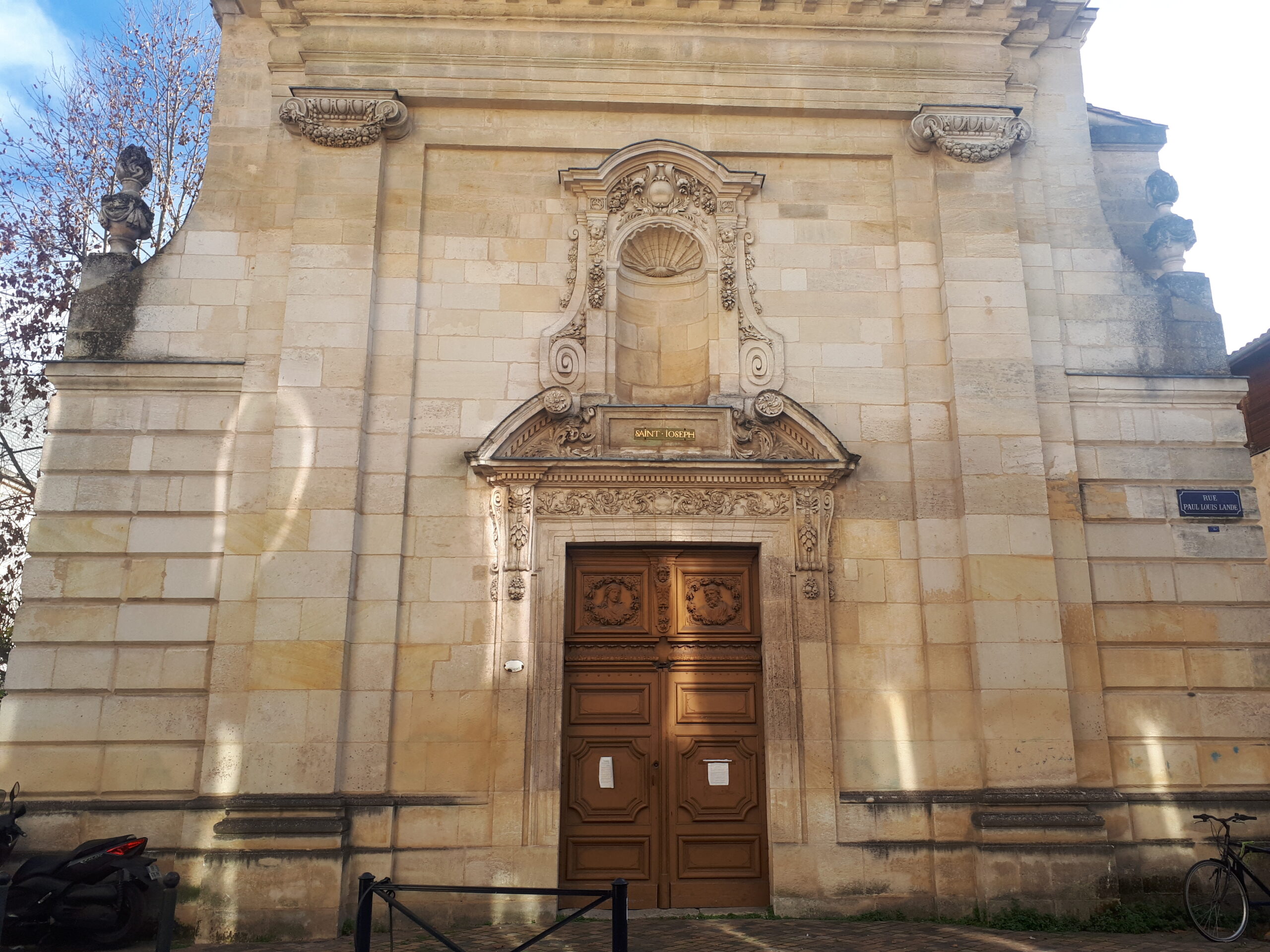 Façade de la chapelle Saint-Joseph de Bordeaux