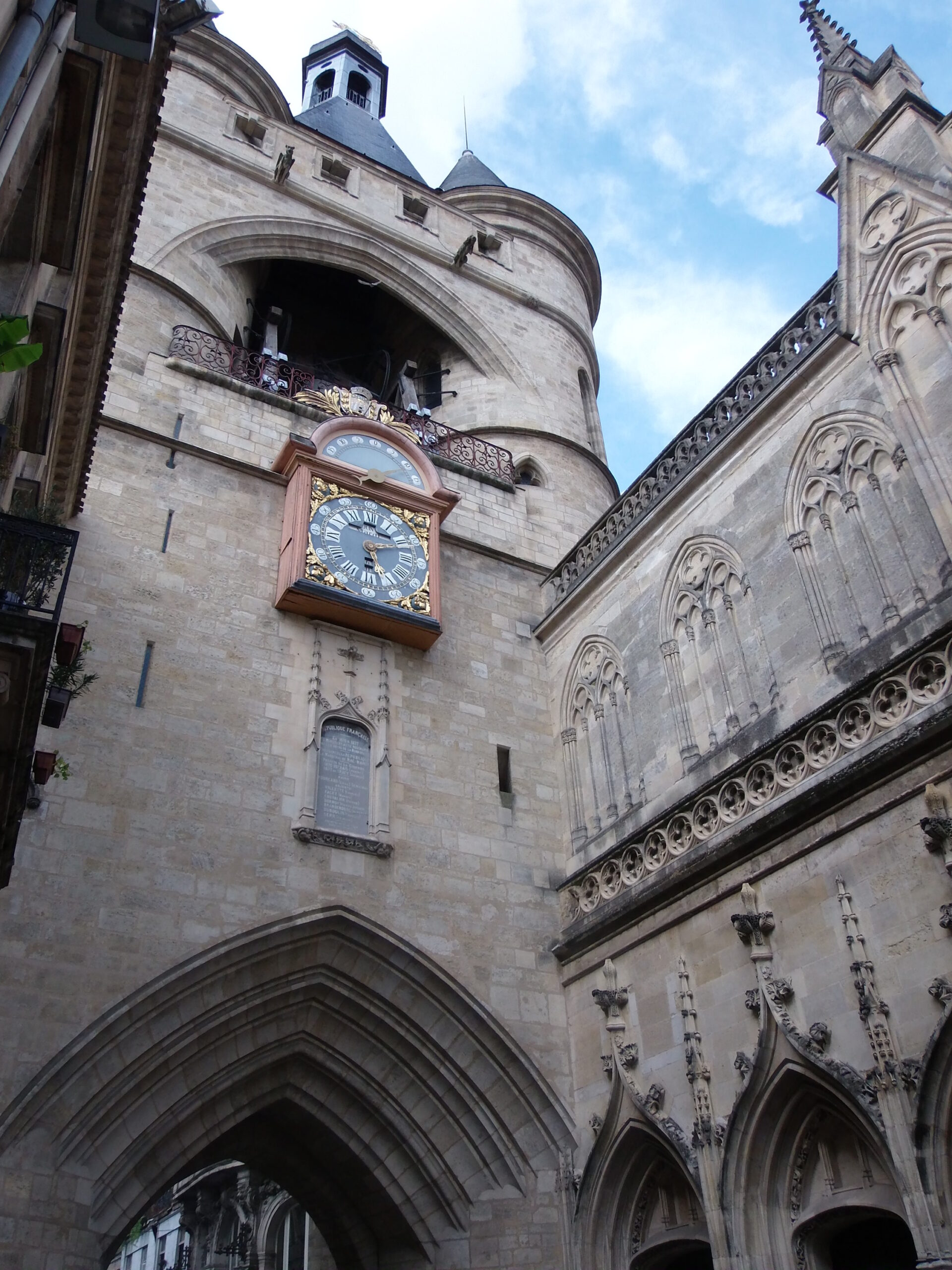 Porte et tours de la Grosse Cloche