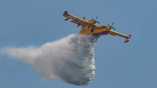 Gironde, Landes et Lot-et-Garonne relancent la demande d’une base régionale de Canadairs