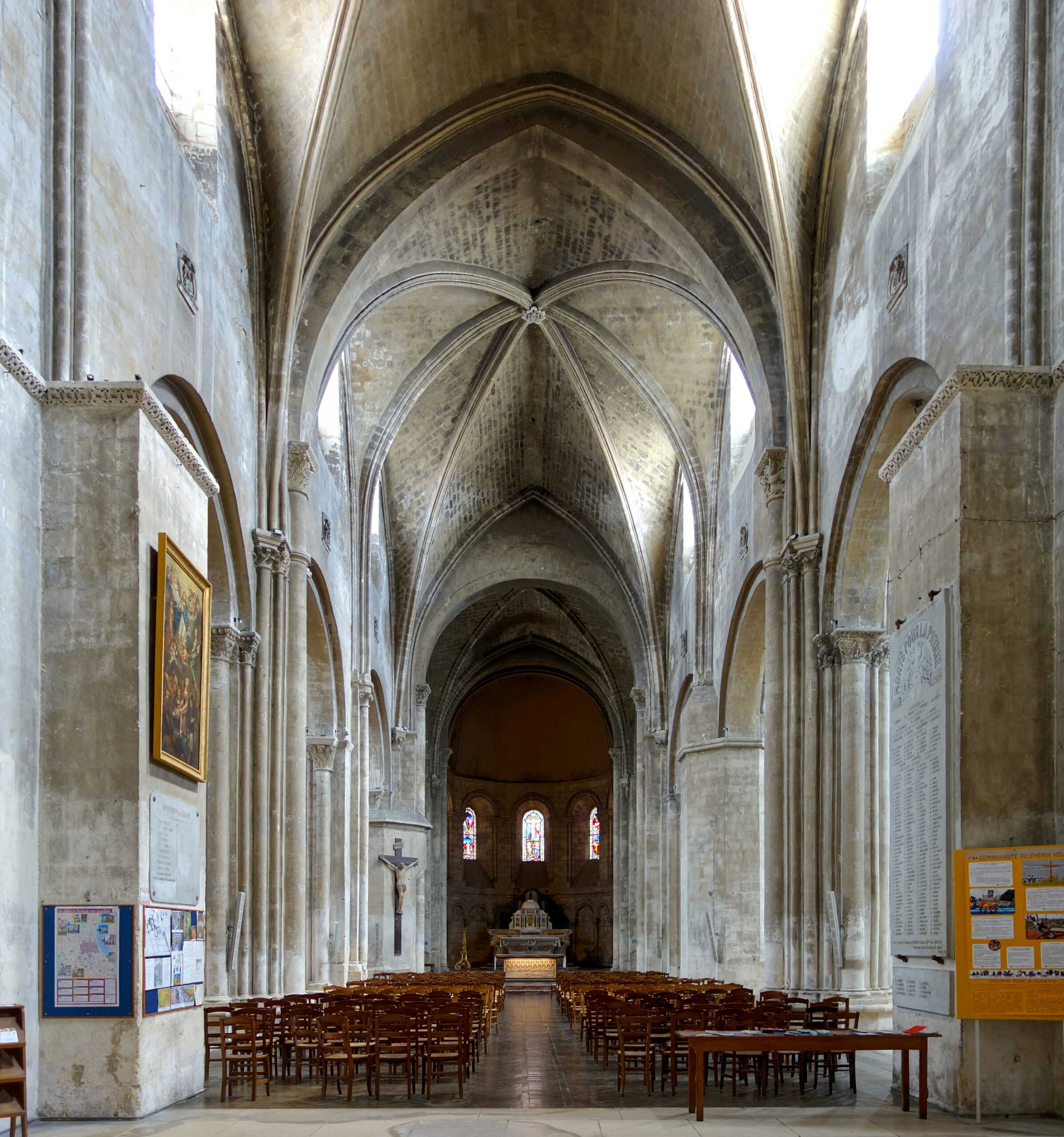 Nef de l’église Sainte-Croix de Bordeaux
