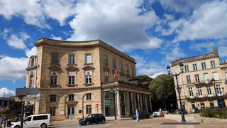 Maison Meyer : le temple néoclassique qui veille sur les allées de Tourny