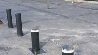 Bordeaux : la Métropole condamnée pour un véhicule perché sur une borne à Pey-Berland