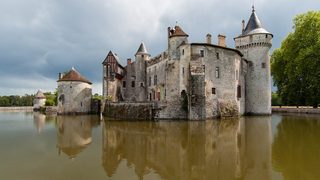 Gironde : Disney transforme le château de La Brède en décor de cinéma