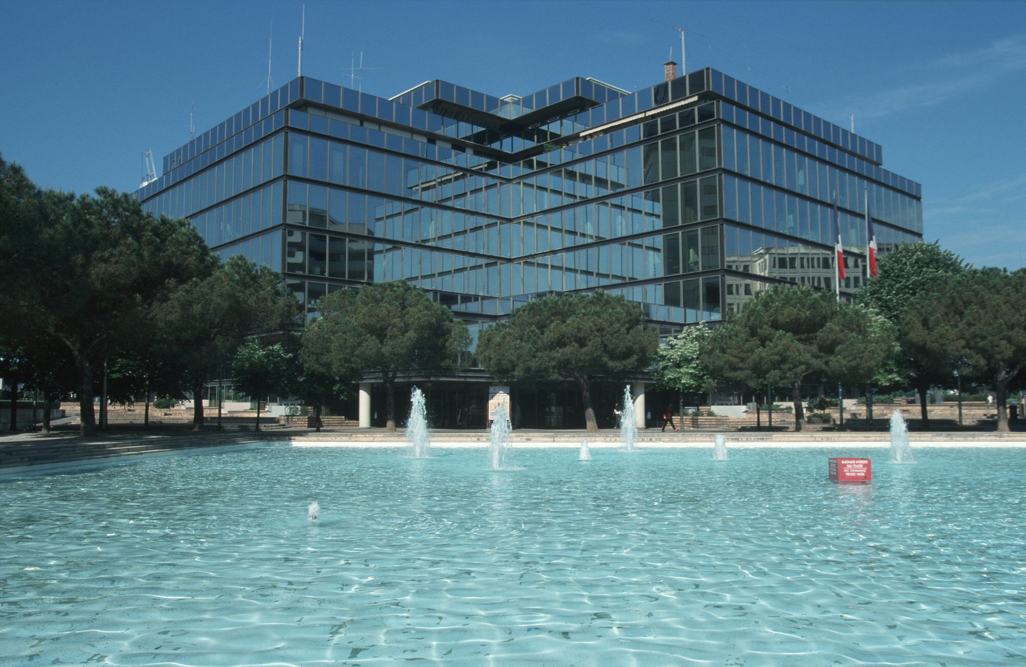 Façade de l’hôtel du Département de la Gironde à Bordeaux-Mériadeck